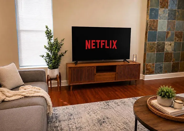 Mccormick Meetup - Prime Location - Sleeps 16