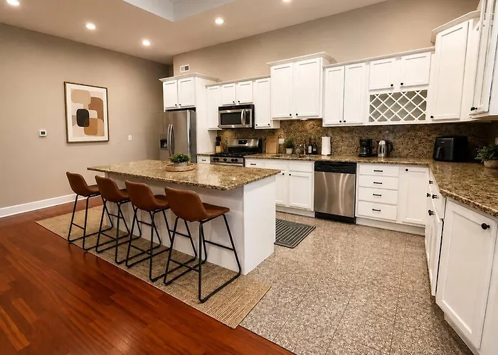 Mccormick Meetup - Prime Location - Sleeps 16 Apartment Chicago