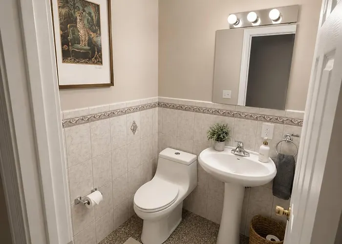 Mccormick Meetup - Prime Location - Sleeps 16 Apartment