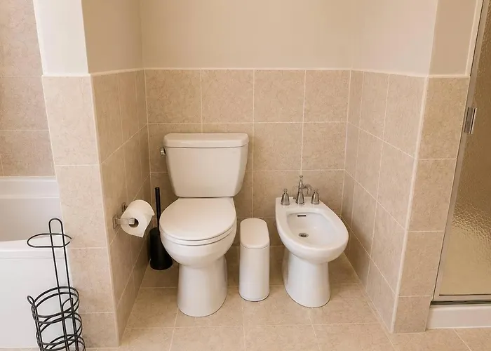 Apartment Mccormick Meetup - Prime Location - Sleeps 16