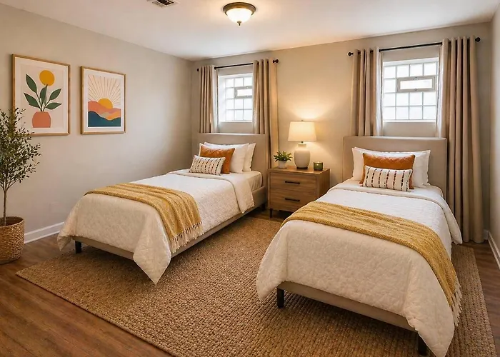 Mccormick Meetup - Prime Location - Sleeps 16 Apartment