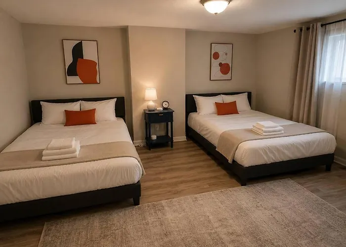 Apartment Mccormick Meetup - Prime Location - Sleeps 16 *