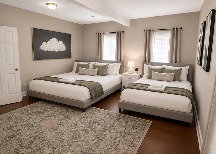 Apartment Mccormick Meetup - Prime Location - Sleeps 16 Chicago